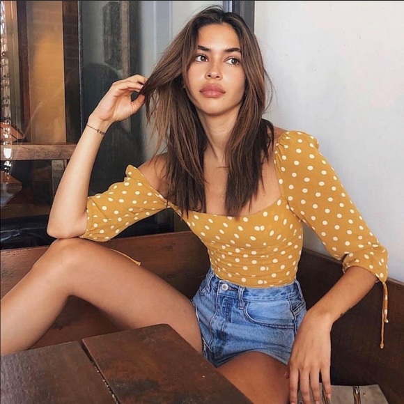 Reformation Tops - Reformation Grove Top in Butterscotch size 4 US